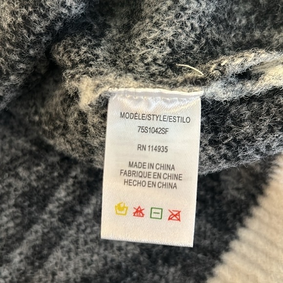 RD Style Black & Cream Tribal Oversized V-Neck Long Sleeve Knit Sweater Size XS - Picture 8 of 8